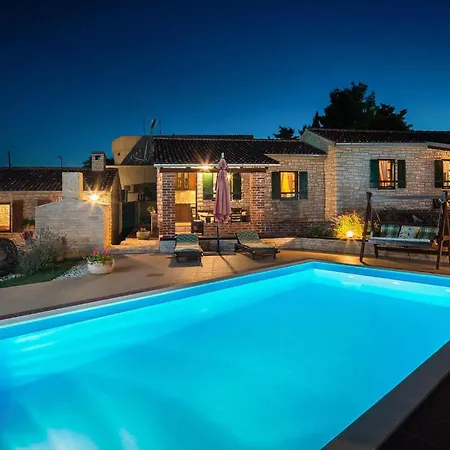 Tea Nyaraló Posedarje